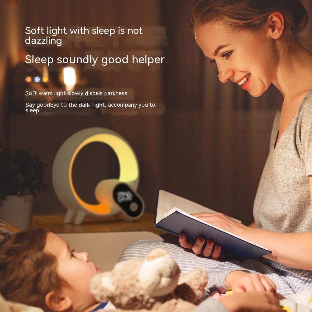 ساعة منبه رقمية تناظرية من Creative Q Light مزودة بشاشة عرض رقمية تعمل بالبلوتوث وصوت ذكي للاستيقاظ Q مع إضاءة ملونة في الغلاف الجوي
