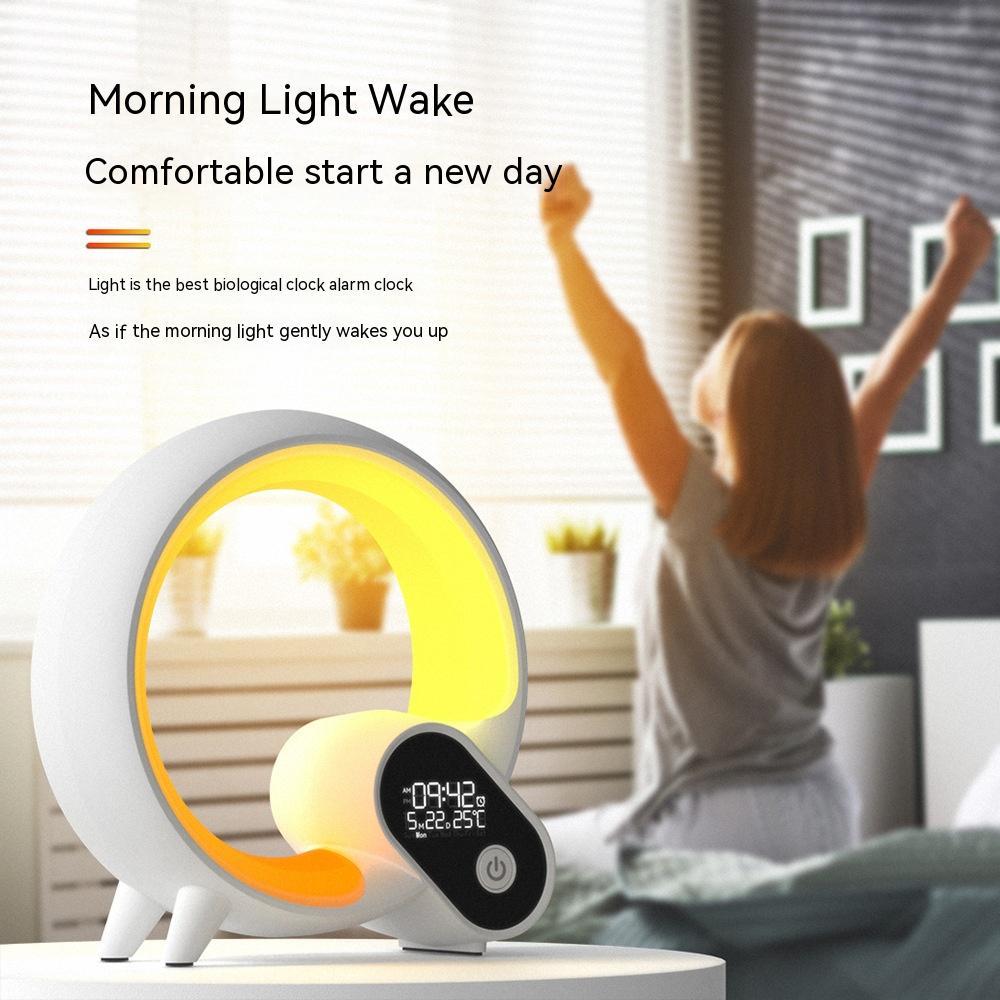 ساعة منبه رقمية تناظرية من Creative Q Light مزودة بشاشة عرض رقمية تعمل بالبلوتوث وصوت ذكي للاستيقاظ Q مع إضاءة ملونة في الغلاف الجوي