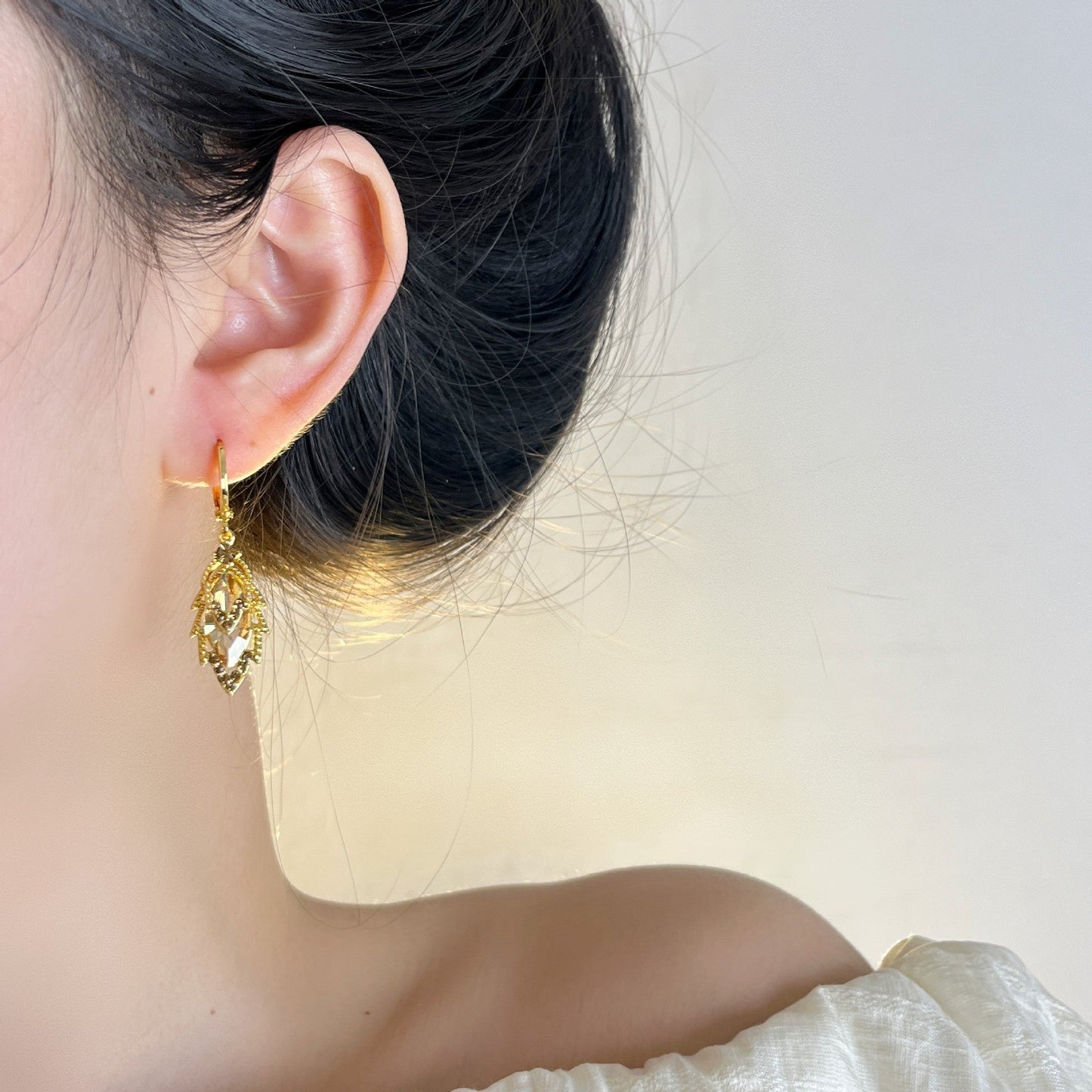 Exquisite Crystal Leaf Silver Needle Ear Clip Female