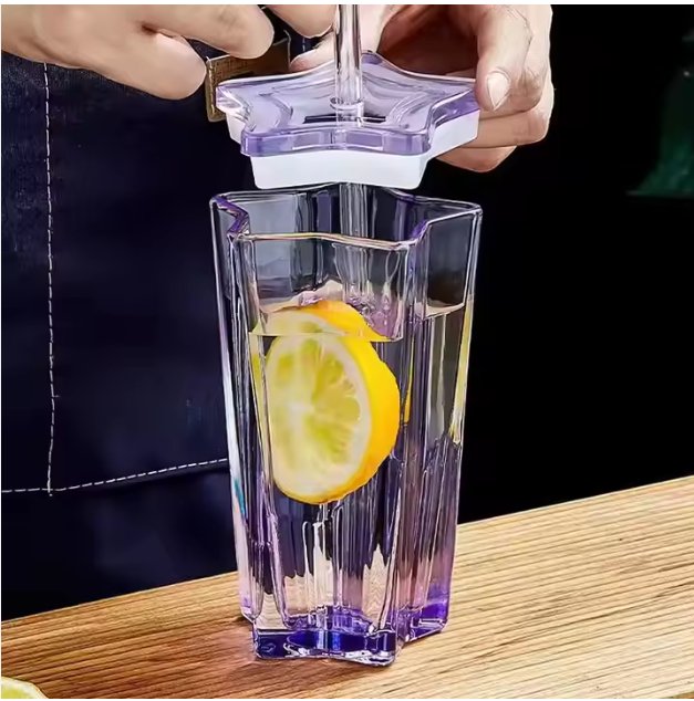كوب زجاجي مع غطاء